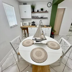 https://la-casita-of-raymond-james-stadium.hotelstampa.org